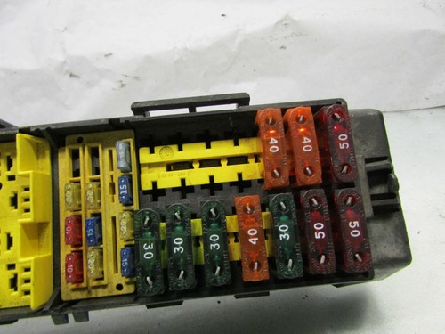 Jeep Cherokee XJ 84-01 facelift 2.5 engine relay fuse box board P56009872AB - Picture 2 of 7