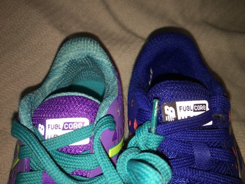 NEW Youth Kids Size 1.5 MISMATCHED NEW BALANCE PURPLE FUEL CORE SAMPLE SNEAKERS - Picture 8 of 12