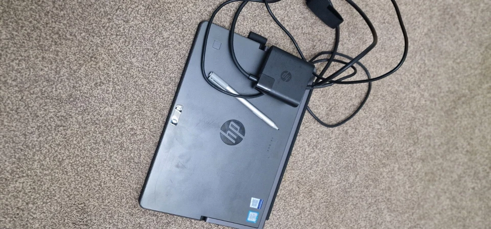 HP ELITE Pro  Intel i5 7th Gen 8GB RAM     2 in 1 Laptop FHD Touchscreen - Image 3 of 4