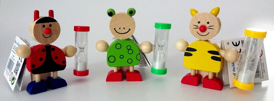 SIMPLY FOR KIDS Zahnputzuhr Frosch Käfer oder Katze mit Zahnbürstenhalter