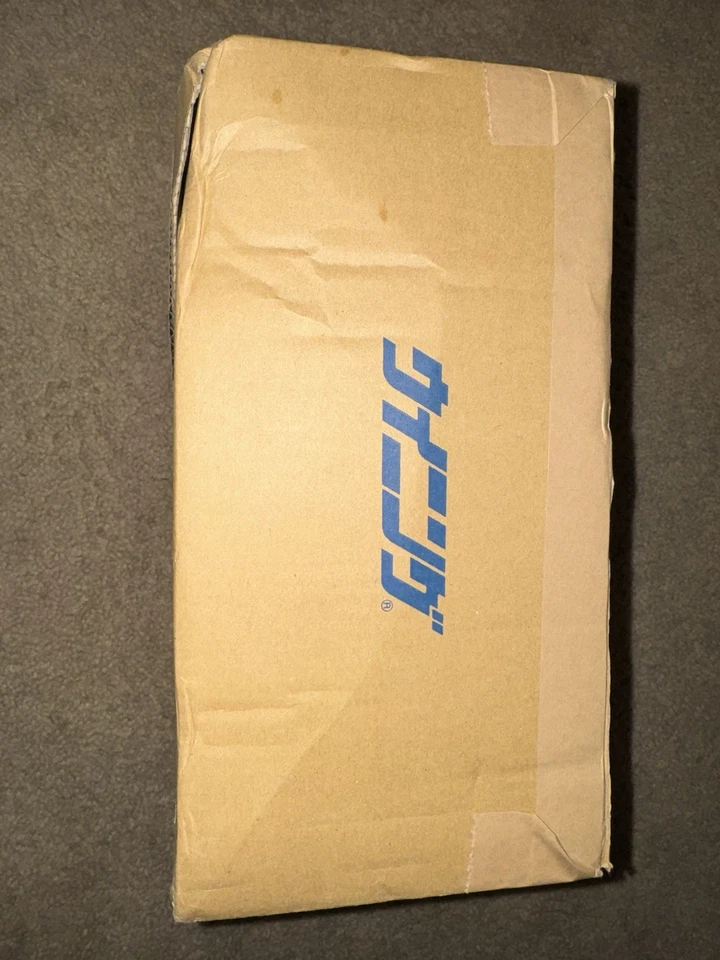 Authentic WINNING MS-300 Professional Boxing Gloves  10oz Red - Image 4 of 4