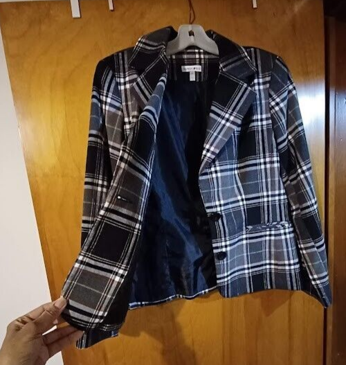 Picture 2 of 4