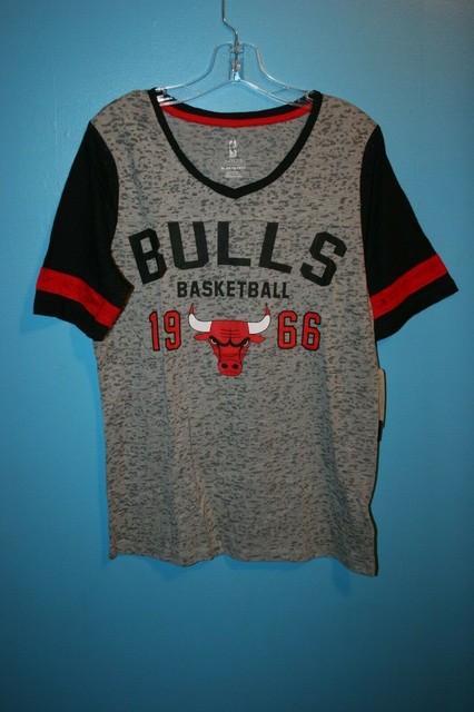 bulls t shirt women's
