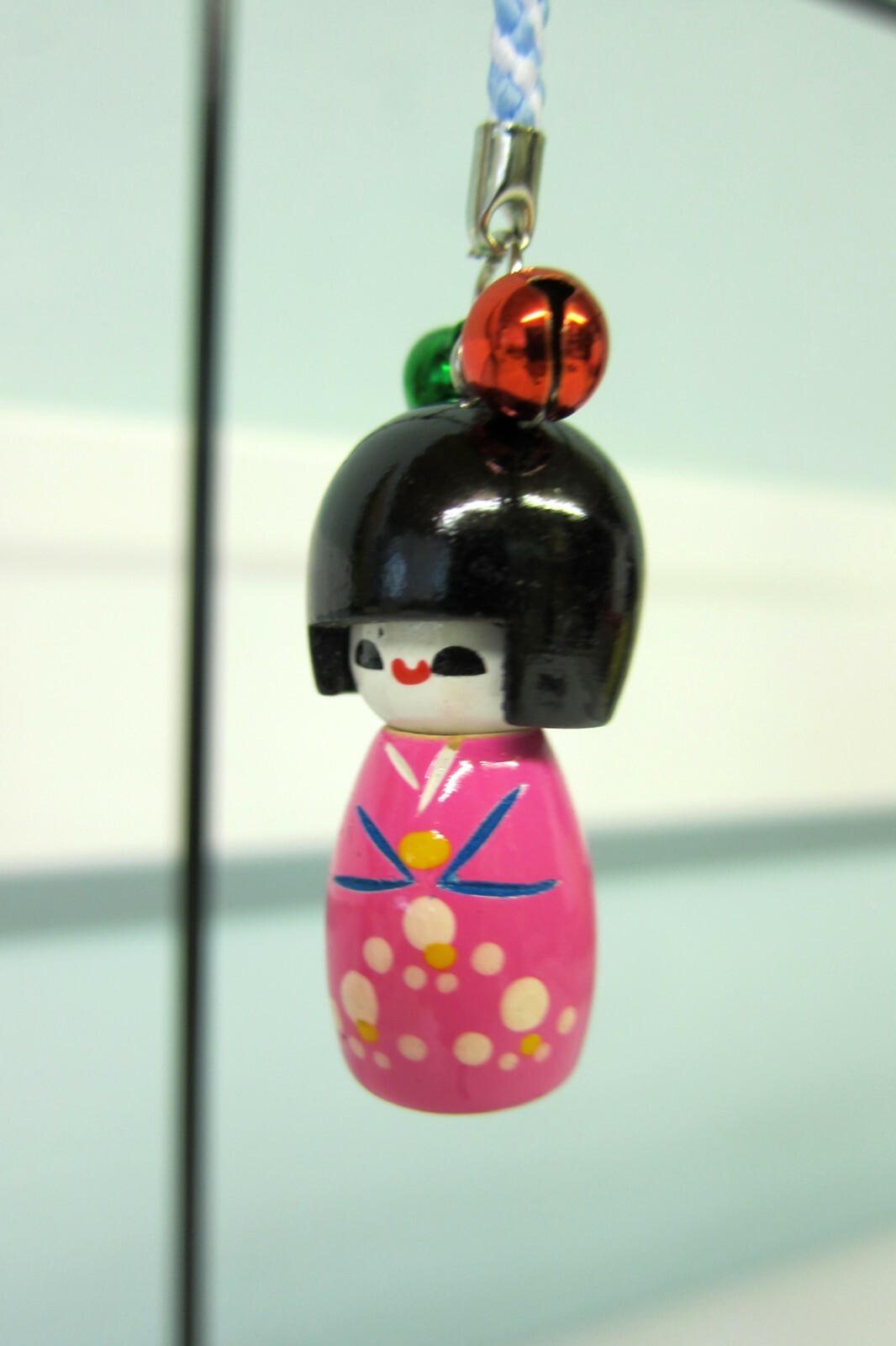 Japanese Style Kokeshi Geisha Wooden Doll Bell Key Mobile Phone Hand