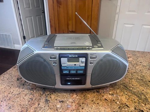 VTG Aiwa CSD-FD91 Tape Recorder CD Boombox Speaker T-Bass CD Player SEE VIDEO