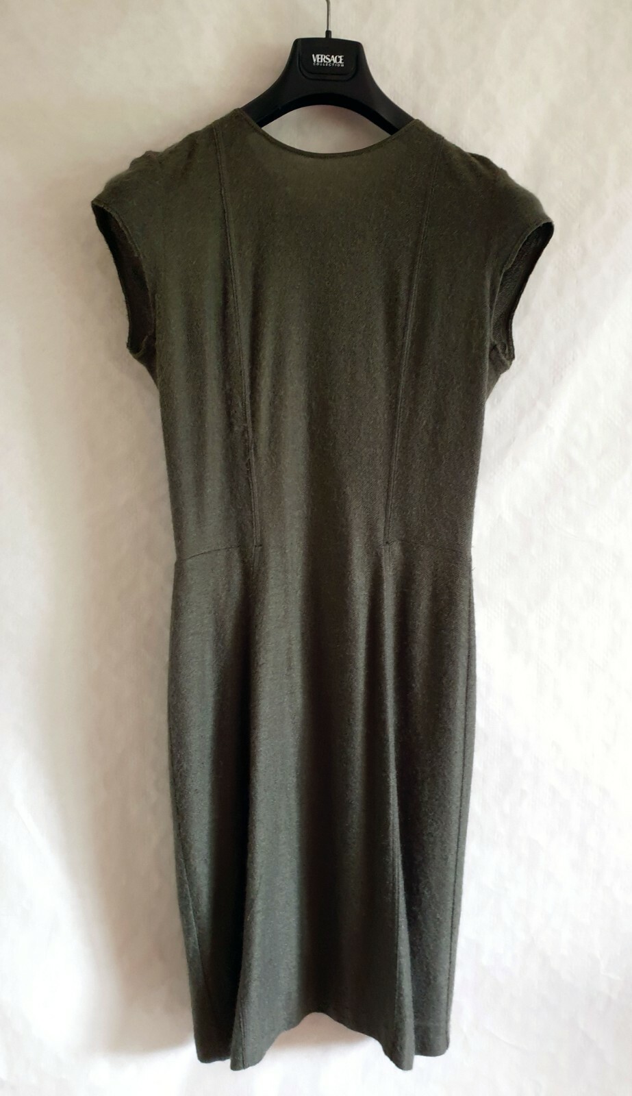 Yves Saint Laurent Edizione 24 Abito kaki. Taglia sull'etichetta: 40 (L) UK 12