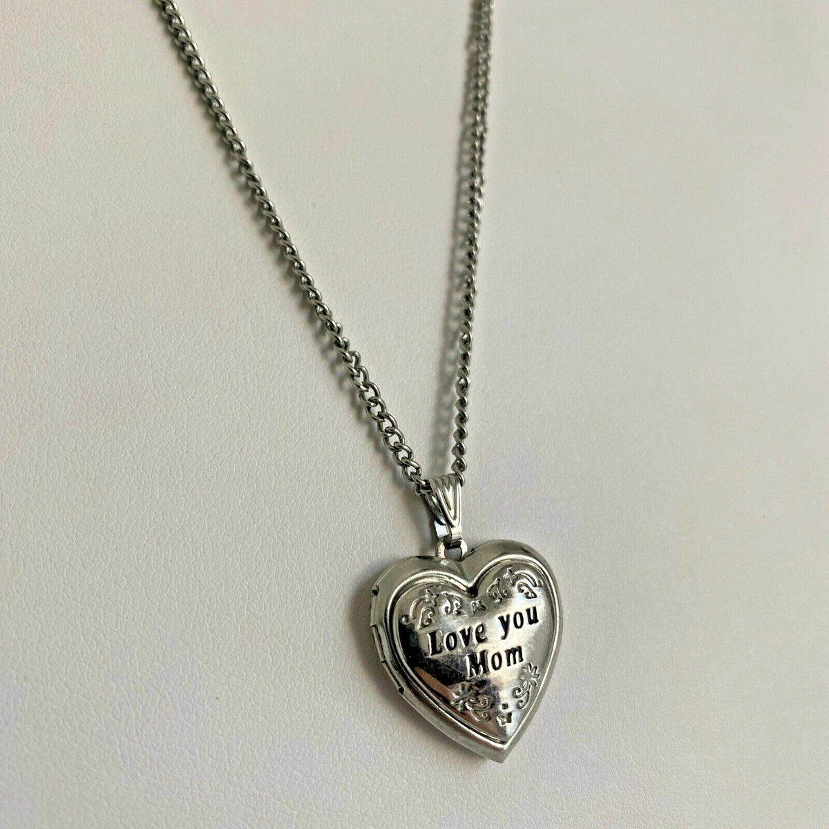 Love shop mom necklace