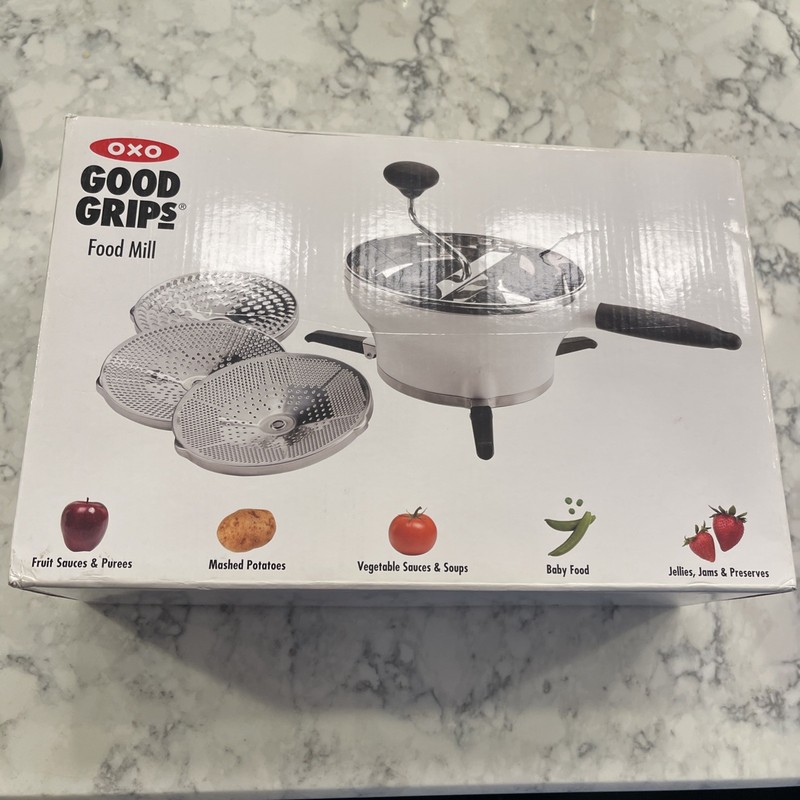 NEW OPEN BOX OXO Good Grips Food Mill 3-in-1 Fine Medium Course Purées 1071478