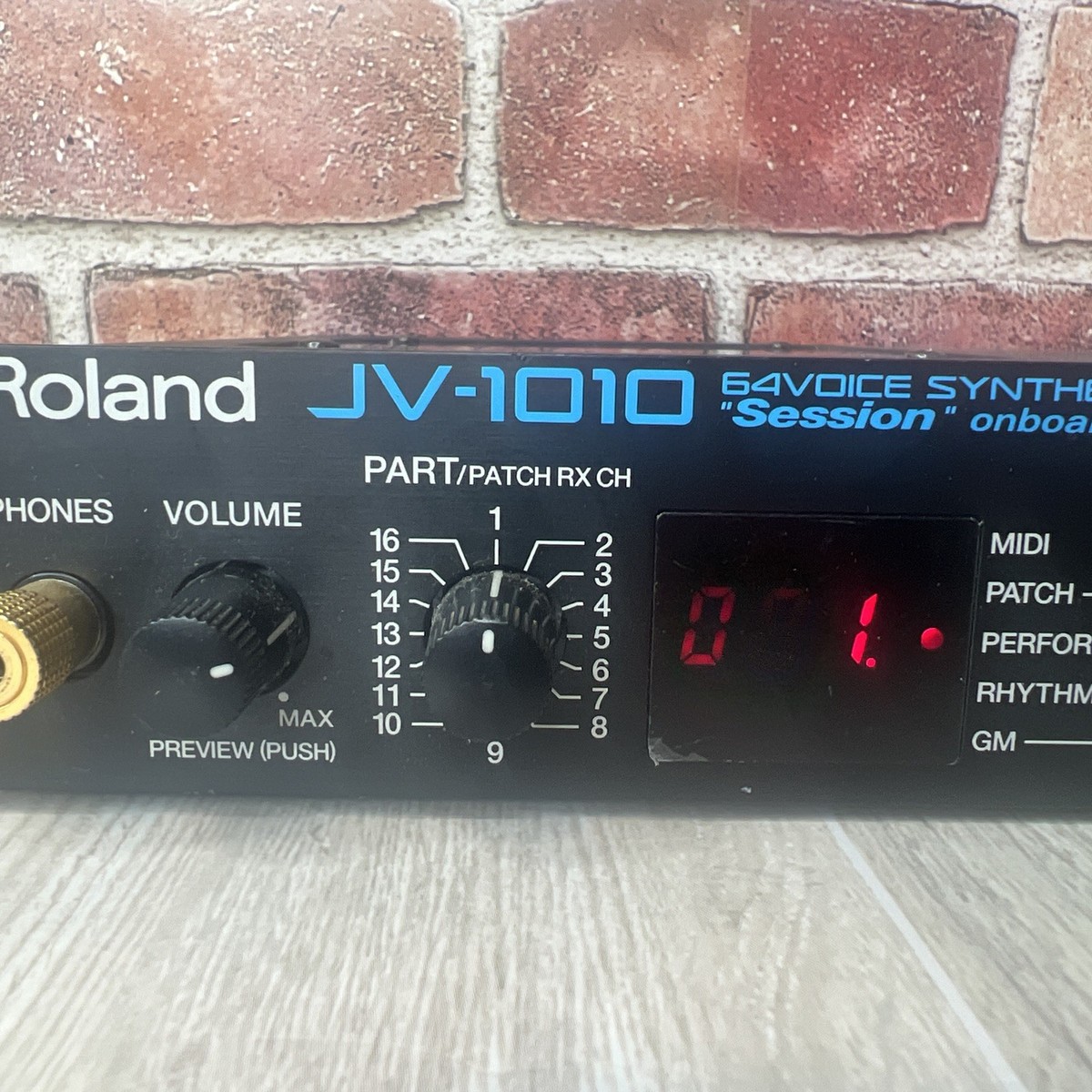 Roland JV-1010 64- Synthesizer Module Session Expander w/ Adapter