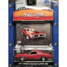 Greenlight 1:64 1971 Dodge Charger Super Bee Collectible Car