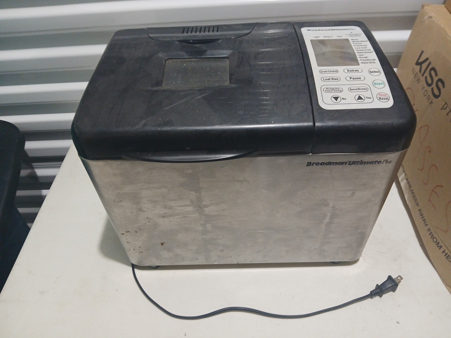 Breadman Ultimate Plus TR2500BC Bread Maker With Pan 