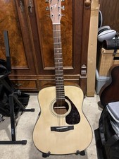 Yamaha F335 Electric Acoustic Guitar