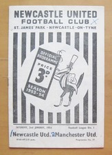NEWCASTLE UNITED v MANCHESTER UNITED 1953/1954 Fair/Good Cond Football Programme