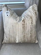 1-NWT CALLISTO HOME ABSTRACT DESIGN DECORATIVE PILLOW