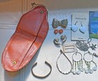 VINTAGE JUNK DRAWER LOT TIN TYPE, BRACELETS, EARRINGS, PINS, COIN PURSE! + — photo 9