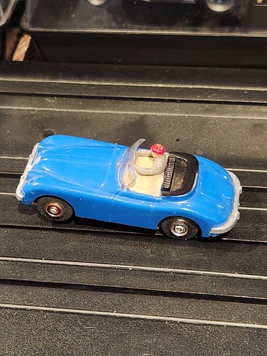 AURORA VIBRATOR # 1541 JAGUAR XK 140 CONVERTIBLE Blue Vintage Slot Car 1960 Nice - Picture 2 of 3