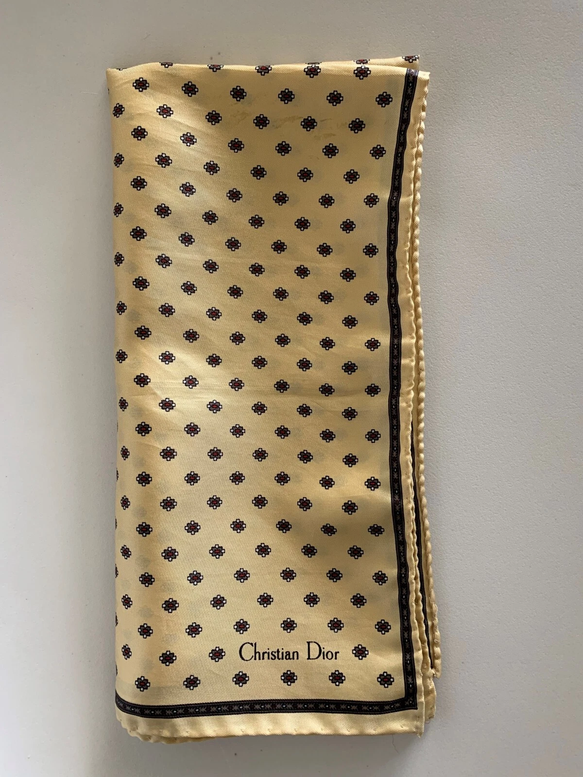 Écharpe vintage en soie Christian Dior 18,5 x 18,5