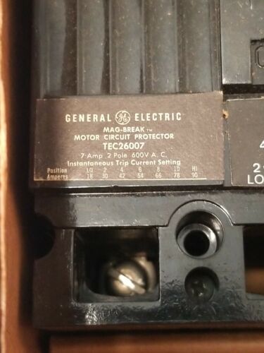 Interruttore automatico GE TEC 2 poli 7 amp 600v TEC26007 NUOVO - Foto 3 di 3