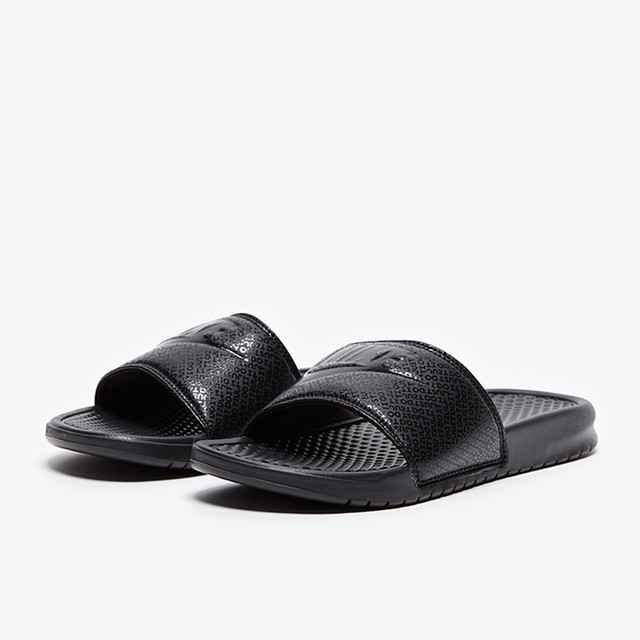 nike benassi slides all black