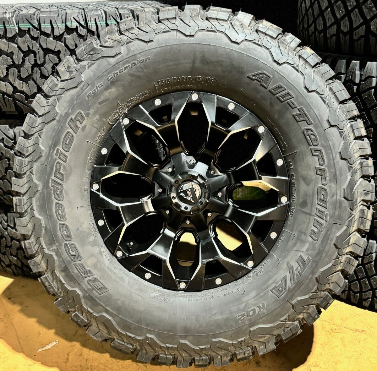 4 17x9 Fuel D546 Assault Wheels 35