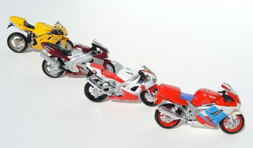 set of 4 Beautiful Maisto diecast scale model racing motorcycles 1/18 - Picture 14 of 16