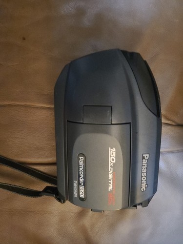 Camcorder Lot JVC Super VHS 25x, Panasonic Palmcorder 150x, Super 8 Em-8000 - Picture 14 of 18