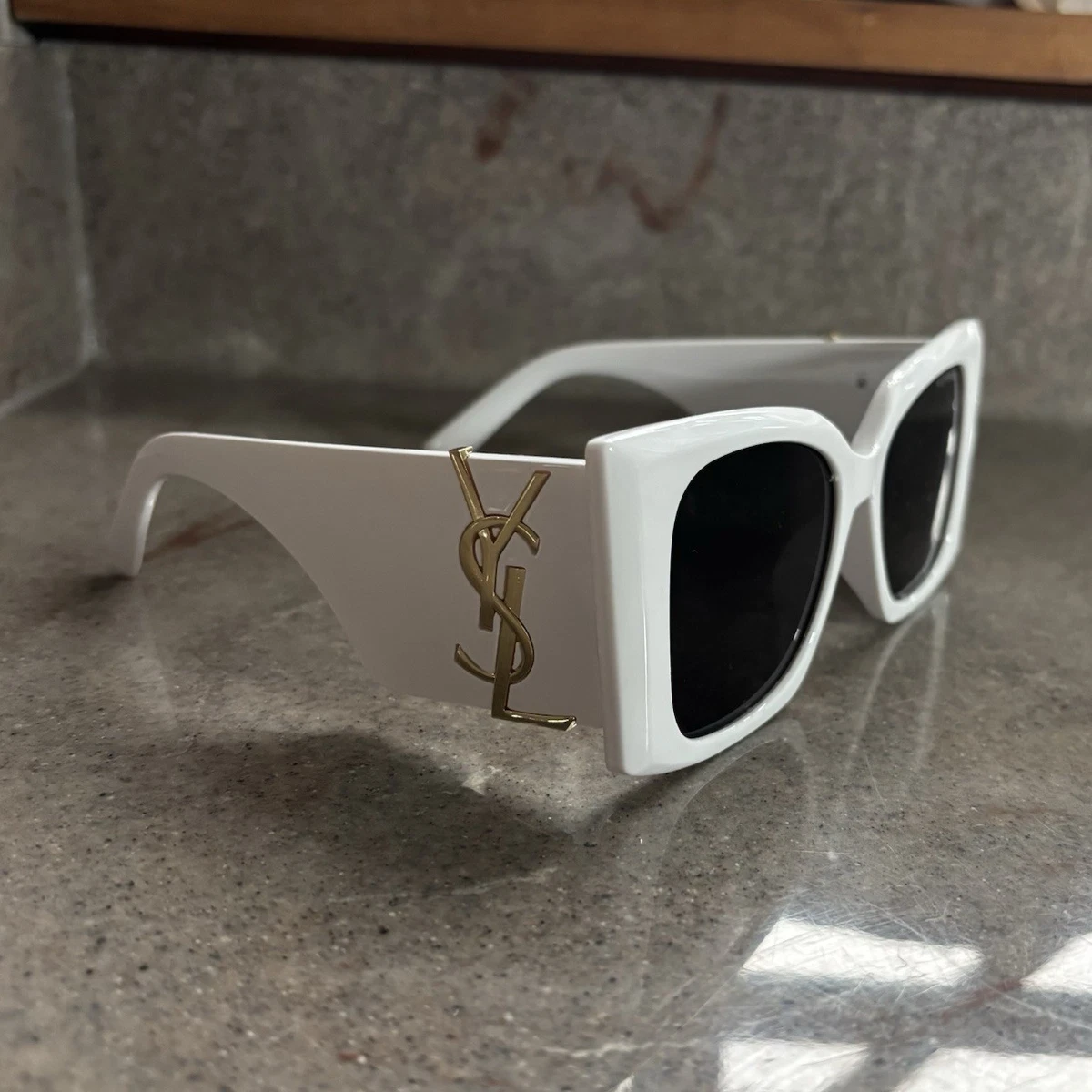 White Square Frame Women\'s Sunglasses (CL9028-3) HC8387U CL908 Sunglasses - Coach Authorized Retailer  main image 3