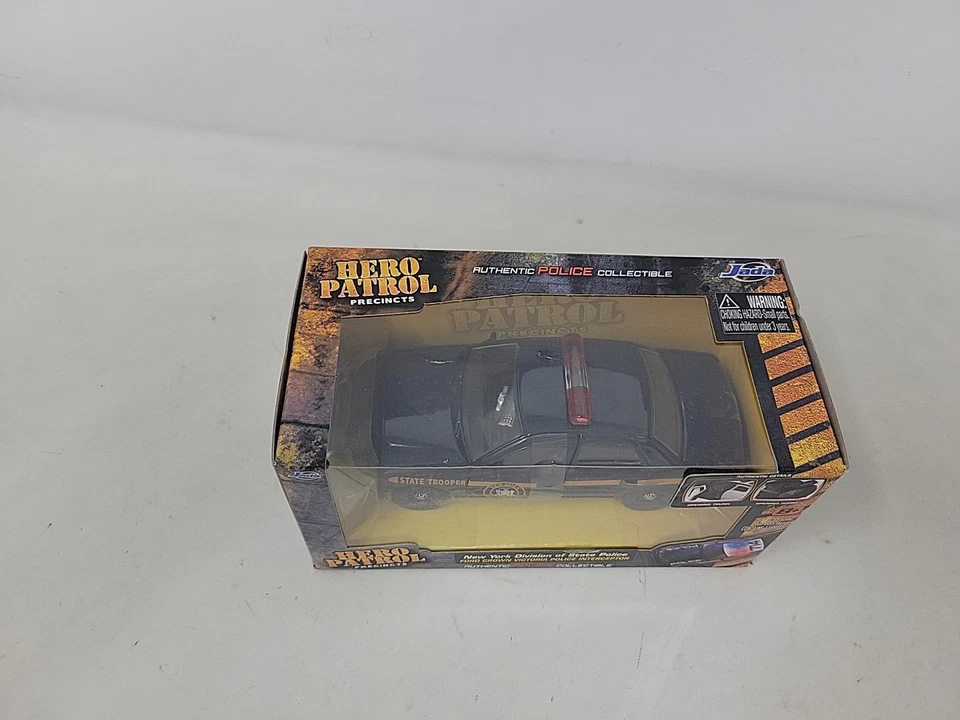 JADA TOYS HERO PATROL 1:32 SCALE 2010 FORD CROWN VICTORIA NEW YORK STATE POLICE - Image 3 of 4