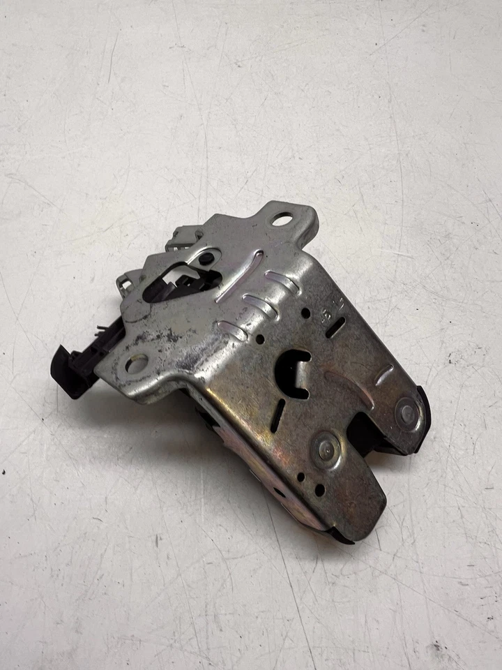 VOLKSWAGEN PASSAT B8 BERLINA MALETERO TAPA BLOQUEO 3G0827503 2016 Foto 2 de 4