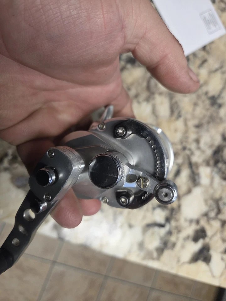 Avet RAPTOR SX6/4 MC 2-Speed Lever Drag Casting Reel MC Cast - Silver Right Hand - Image 4 of 4