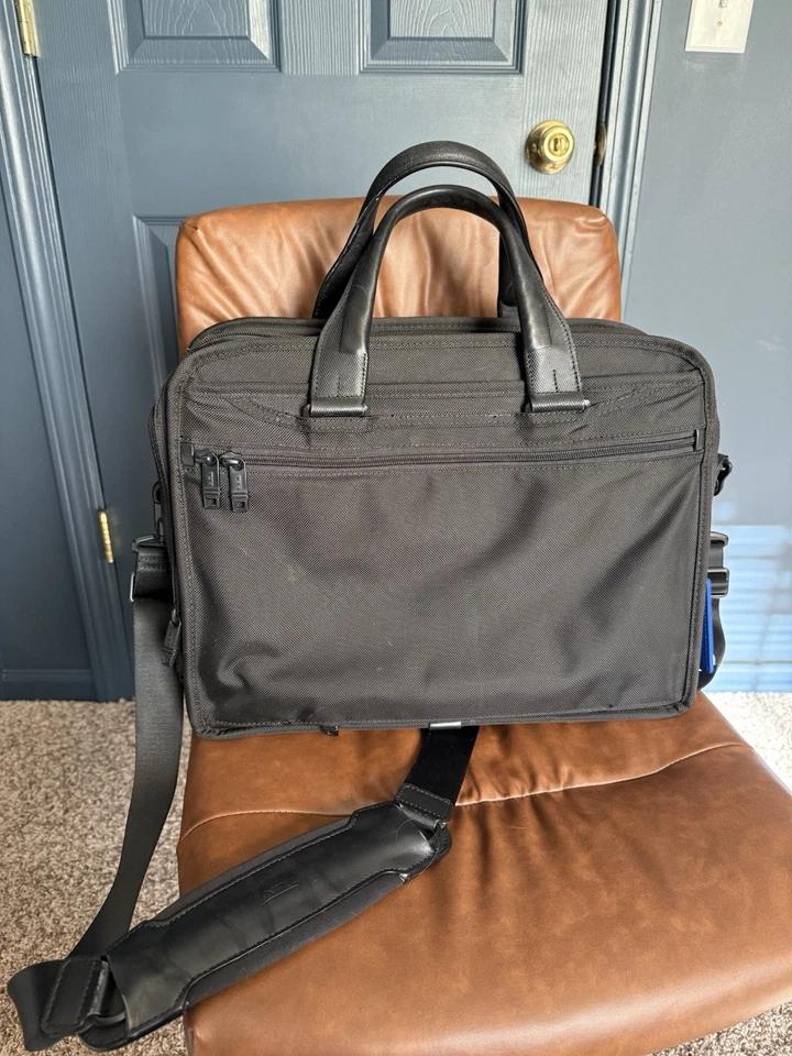 Tumi Expandable Briefcase Nylon 26141D2U Black - Image 2 of 3