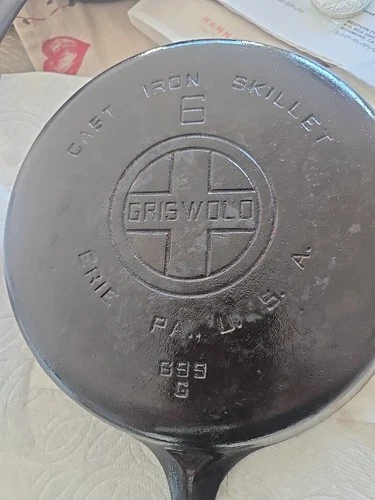 Griswold #6 Cast Iron Skillet Large Logo 699G Erie PA USA Vintage Seasoned 9"