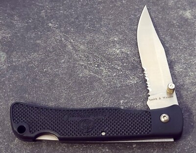 Smith & Wesson Knife Made in USA #440 Lockback First Production Run Black