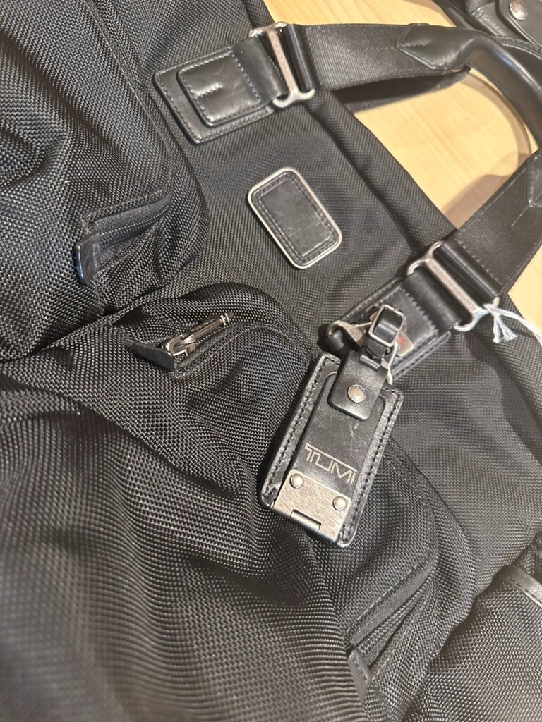 美品 TUMI 22340DH ダッフルバッグ TUMI 22340DH ALPHA BRAVO Everett ESSENTIAL TOTE エバレット