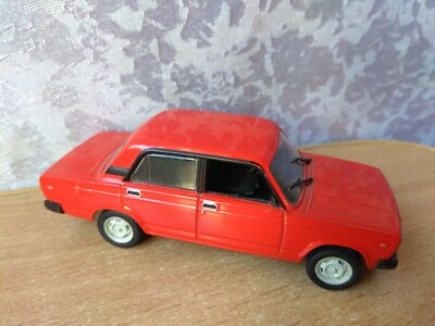 Vintage metal toy soviet car СССР mode DeAgostini 1:43 AutoLegends USSR vaz 2105