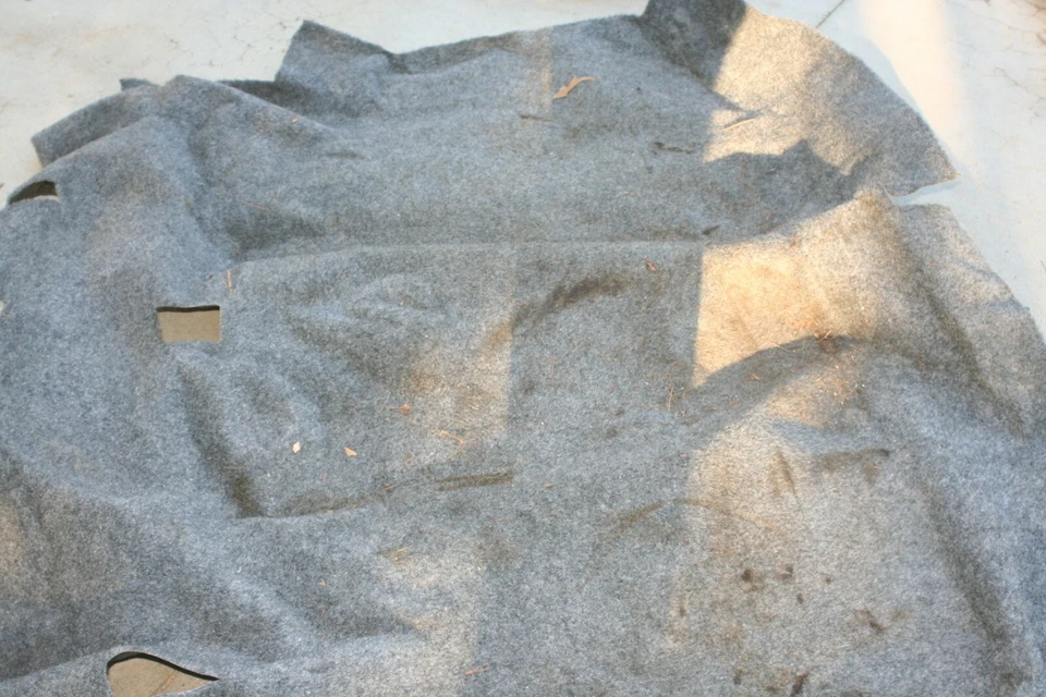 1980-1984 OLDSMOBILE OLDSMOBILE 98 MALETERO GRIS JUEGO DE ALFOMBRAS Y PANELES BONITO Y SECO Foto 2 de 4