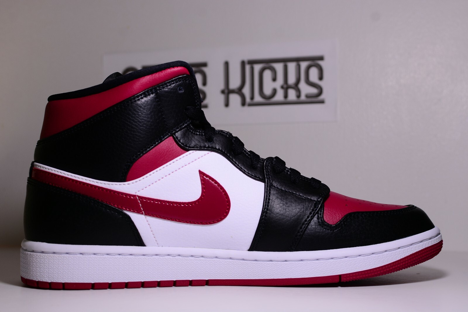 aj1 mid noble red