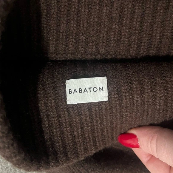 Gorro Aritzia Babaton 100 % cachemir puño acanalado marrón talla única Foto 2 de 4