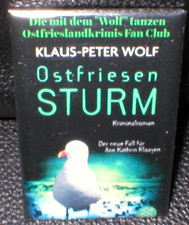 Klaus-Peter Wolf, guzik, 4,5 x 7 cm, burza wschodniofryzyjska, hospicjum przychodów z morza!!!