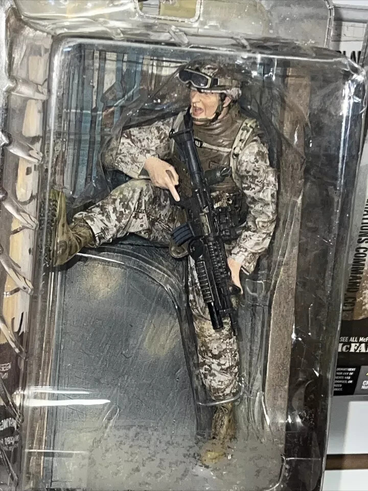マクファーレン・トイズ コーストガード デッキガンナー McFarlane Military Series 5 Coast Guard Deck Gunner Figure (White