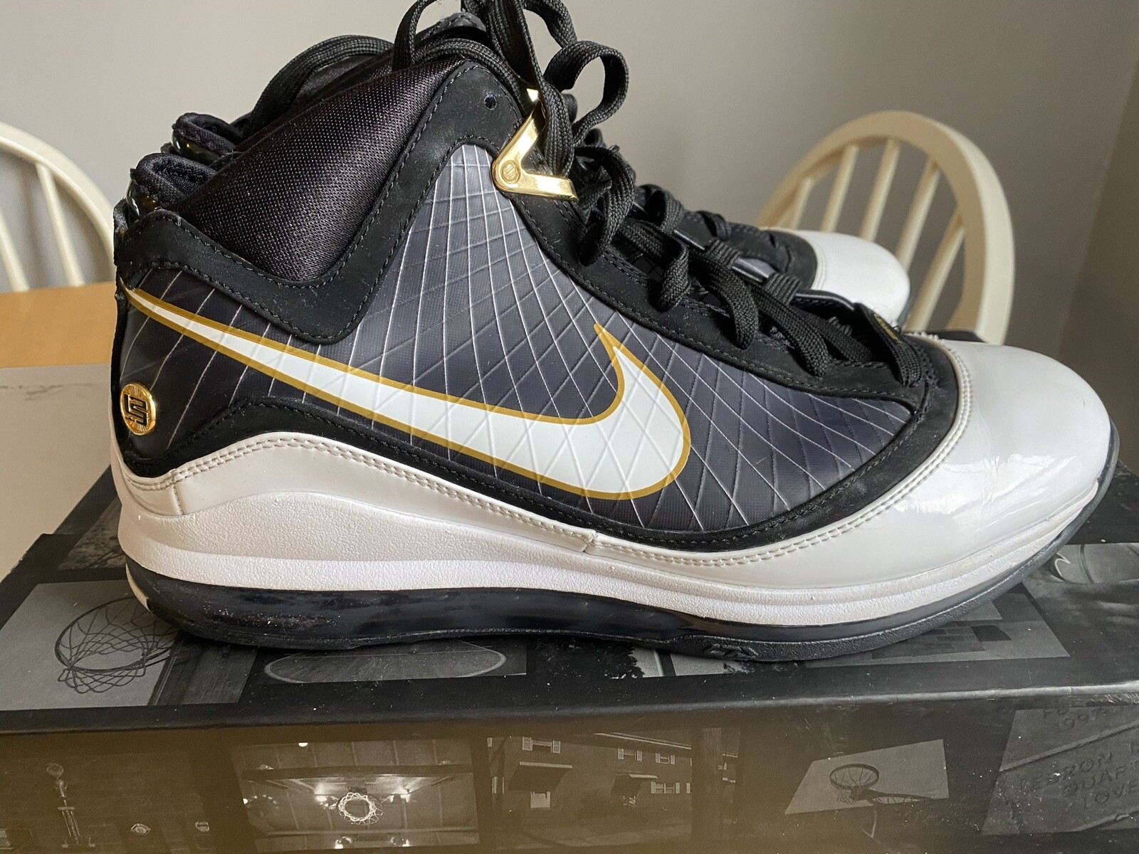 Size 11.5 - Nike Air Max LeBron VII 