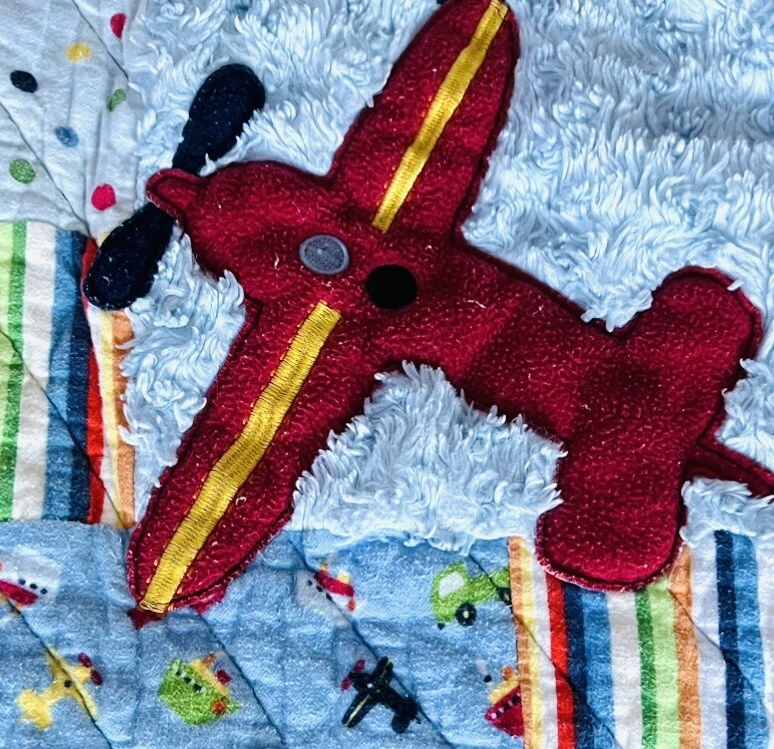 РУЧНОЙ РАБОТЫ ЛОСКУТНОЕ ОДЕЯЛО для детской кроватки самолет, лодка, автомобиль синяя желтая кайма БЫСТРАЯ ДОСТАВКА - Изображение 2 из 4