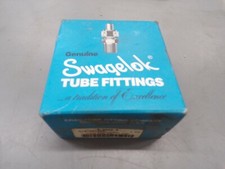 Swagelok S-2000-9 Carbon Steel Tube Fitting Union Elbow 1 1/4" OD NEW IN BOX c8