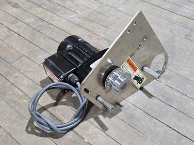 Bodine 34R4BFPP-E3 Inverter Duty Gear Motor 230V 3Ph 1/6HP 28 RPM 60:1 Ratio