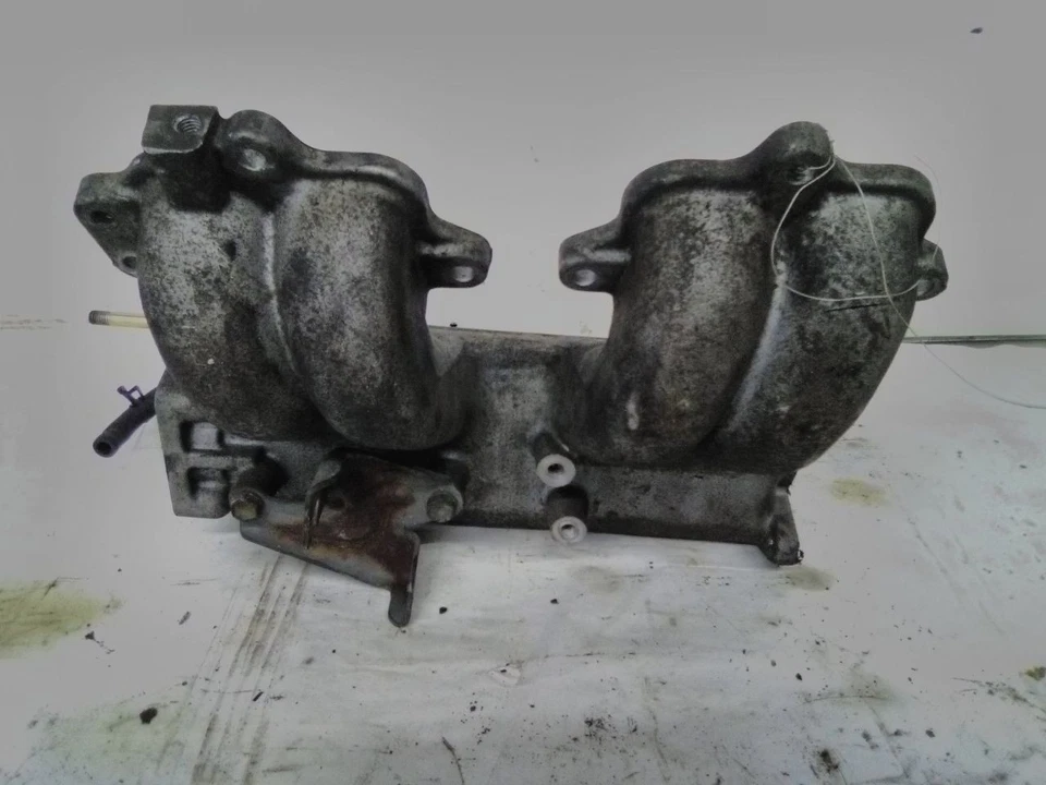85-95 Toyota 4 Runner Intake Manifold 4 Cylinder 22RE Engine - Image 2 of 3