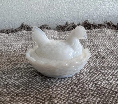 Vintage Mini Hen On Nest White Milk Glass Trinket Candy Dish