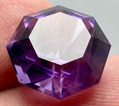 4 Karat Super!!! Edelstein im Blumenschliff Amethystschliff aus Pakistan