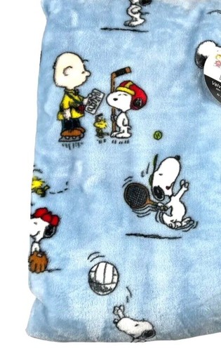 Peanuts 60x70 Snoopy Charlie Brown Woodstock Berkshire Sports Throw Blanket LONG - Picture 5 of 5