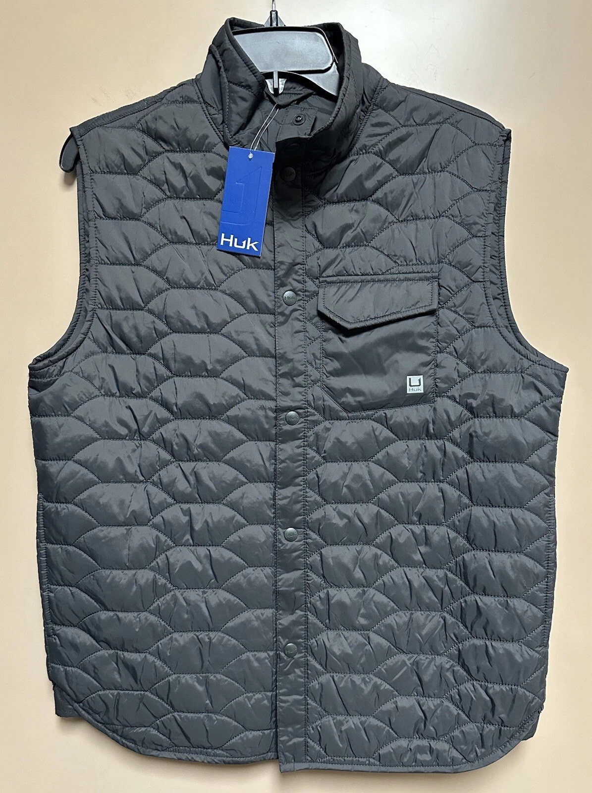 Huk Tarpon Quilt Scale Vest Volcanic Ash Men’s Small MSRP $90 New With Tags