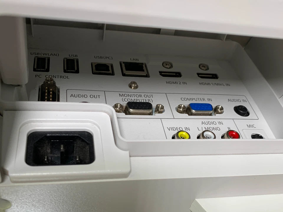 NEC NP-UM361X 3LCD Projector UST 3600 Lumens 1080p HDMI + 1 Year Warranty! - Image 4 of 4